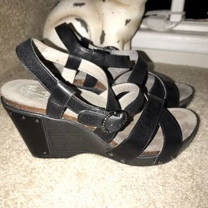 Dansko Frida Black Leather Sz 38 Wedge Sandal